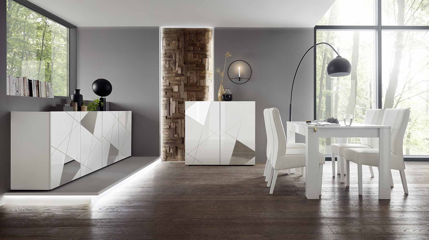 Soggiorno moderno completo  in finitura Bianco lucido con specchi