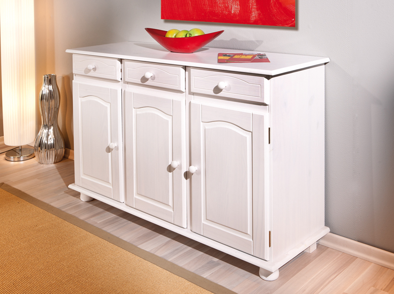 Credenza in legno massiccio a tre ante e tre cassetti / bianco