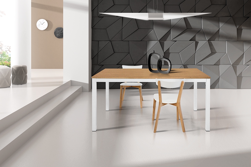 Tavolo moderno in rovere con struttura in metallo 110x70