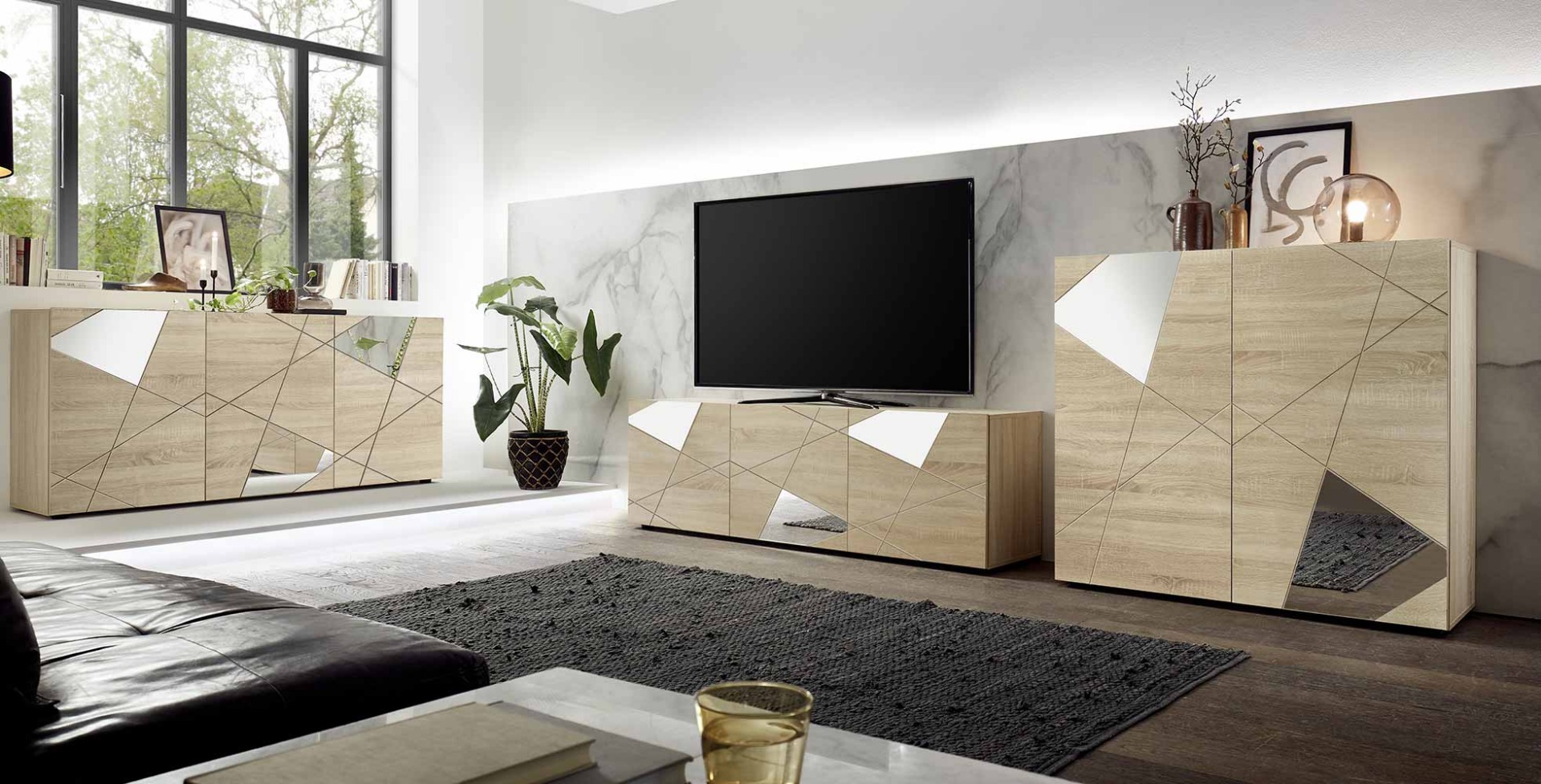 Soggiorno moderno con 2 madie e un porta Tv in finitura Rovere samoa con specchi