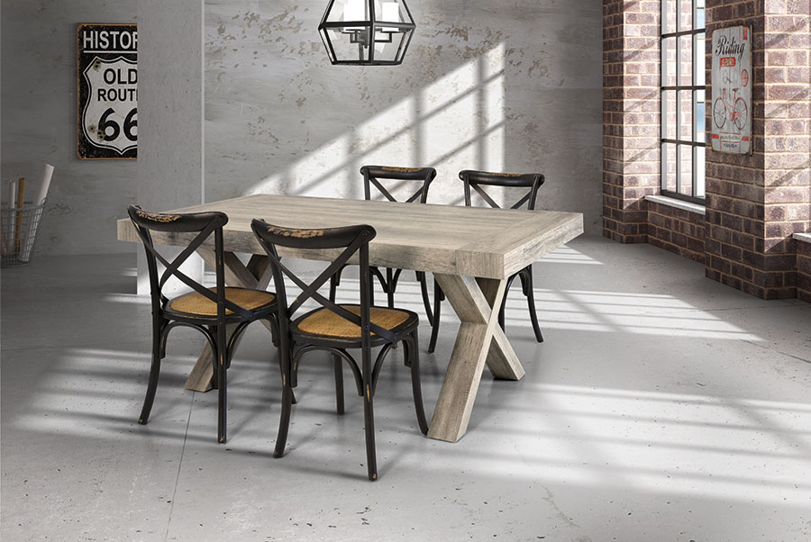 Tavolo in finitura abete spazzolato con 2 allunghe da 50 cm