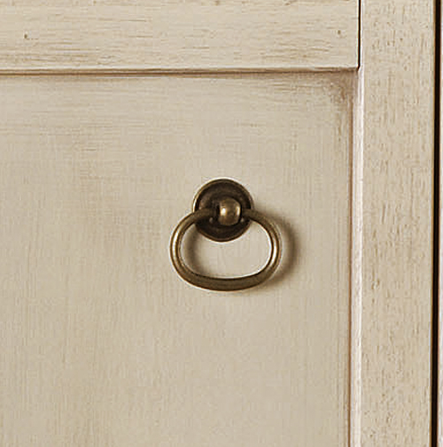 Credenzina in legno finitura laccato avorio patinato, con 3 porte e 1 cassetto