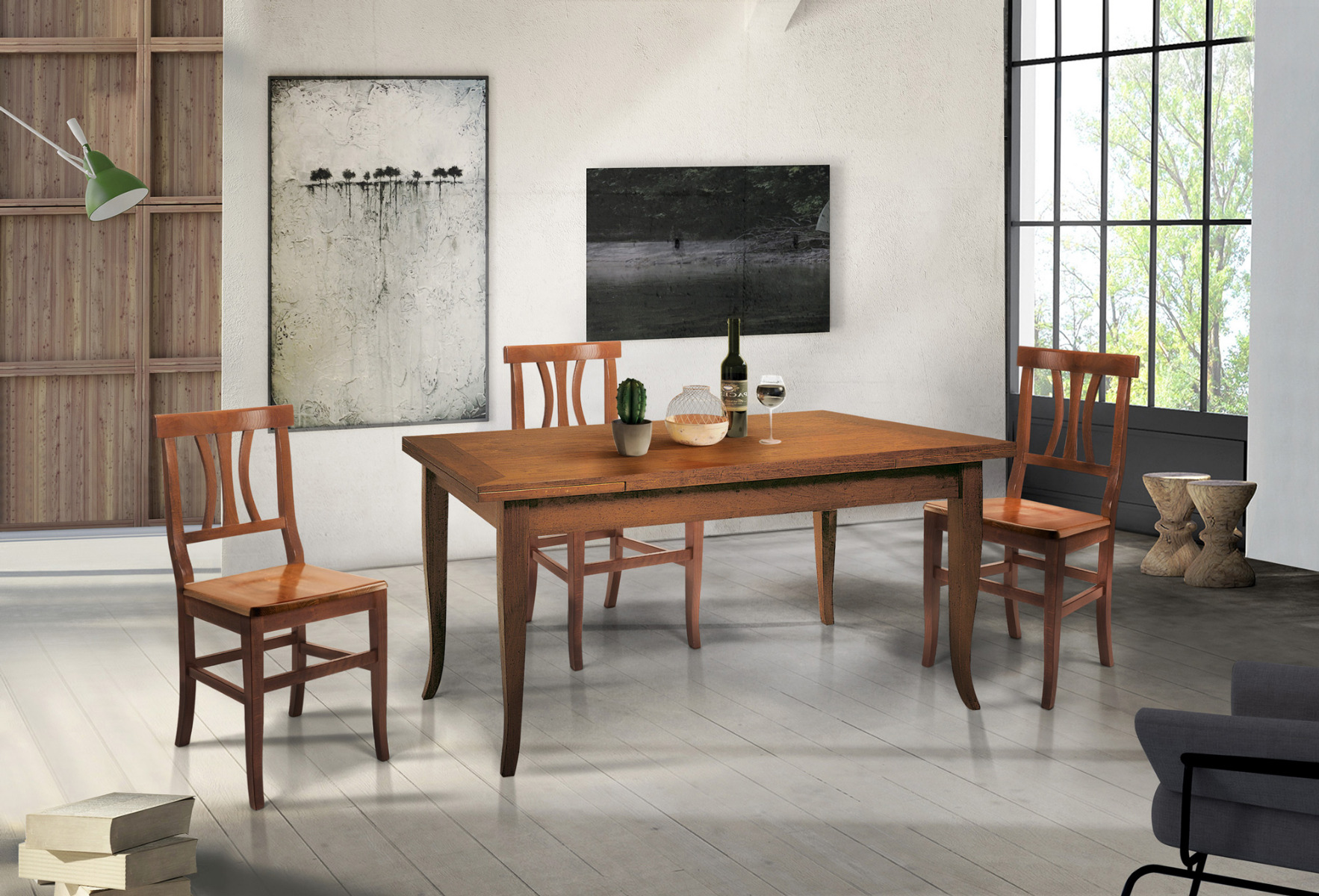 Tavolo allungabile in legno, gambe a sciabola, con sedie comprese