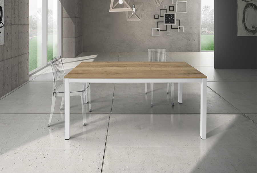 Tavolo in rovere nodato con un allunga da 50 cm