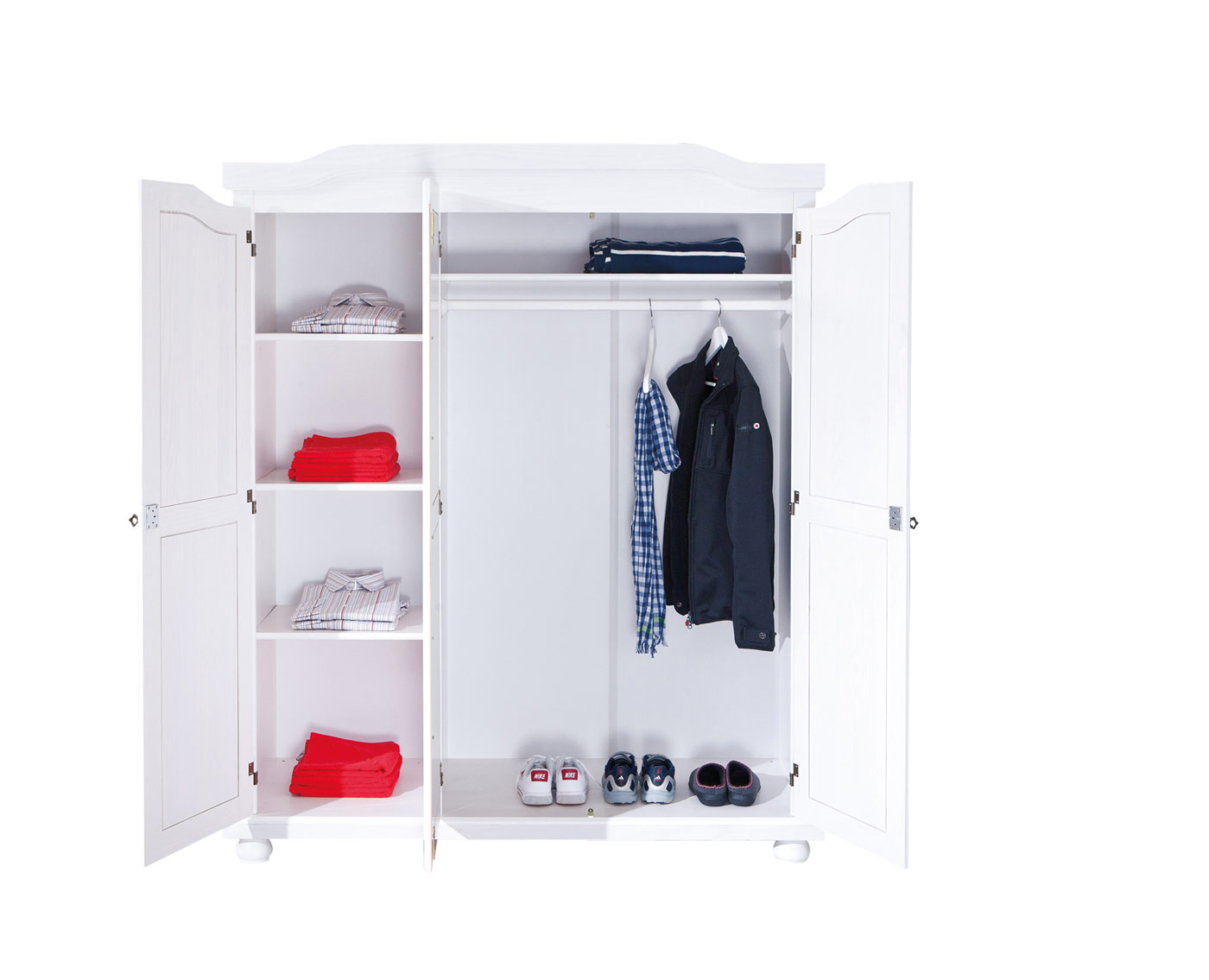 Armadio tre ante + ripiani in pino massello verniciato ad acqua bianco