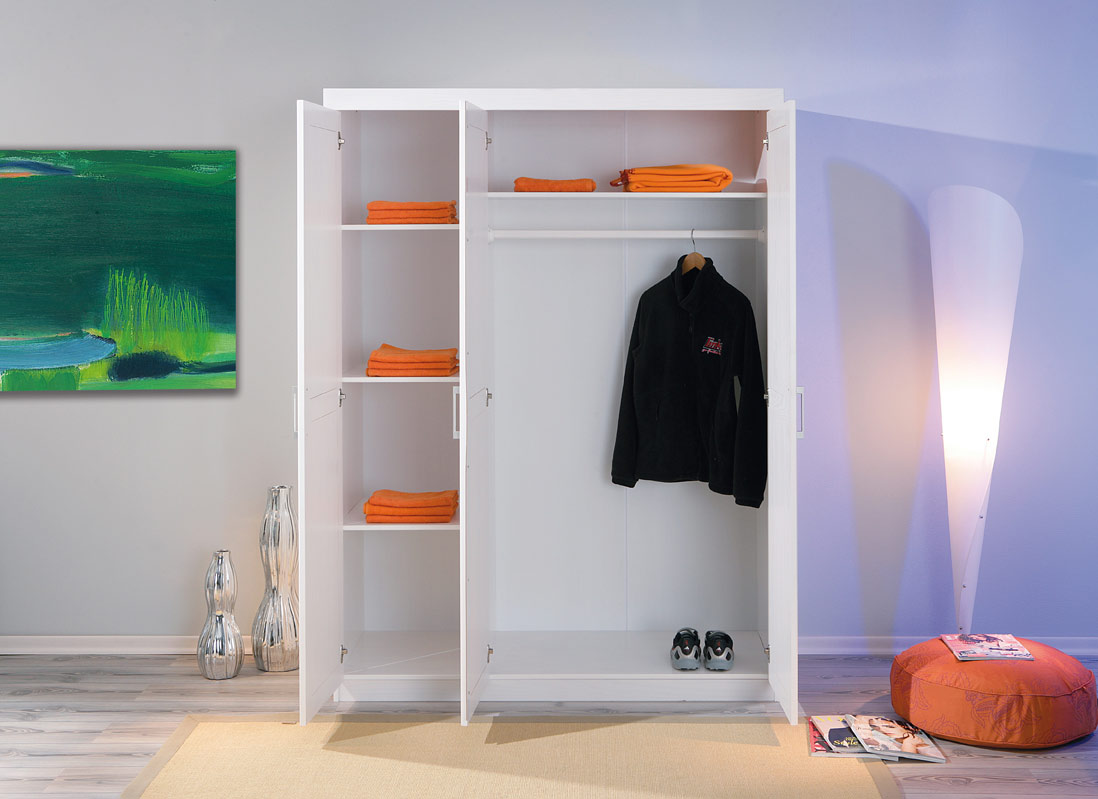 Armadio a 3 ante battenti in finitura bianco 