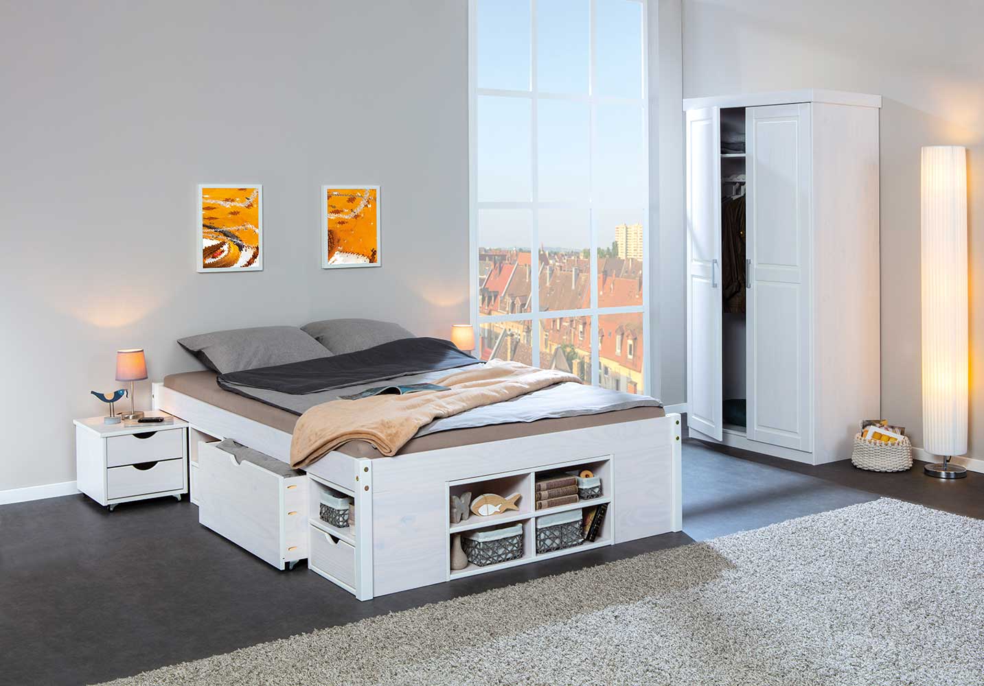 Pratico Letto in pino, 180 x 200, verniciato bianco, con vani contenitore e comodino incluso