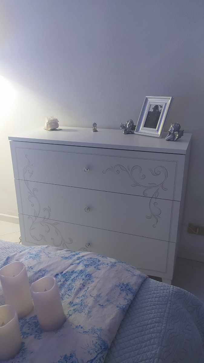 Moderno Comò con serigrafia argentata, 3 cassetti in finitura Bianco 