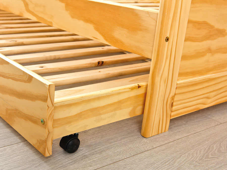 Divano letto con secondo letto ad estrazione in legno naturale, doghe incluse