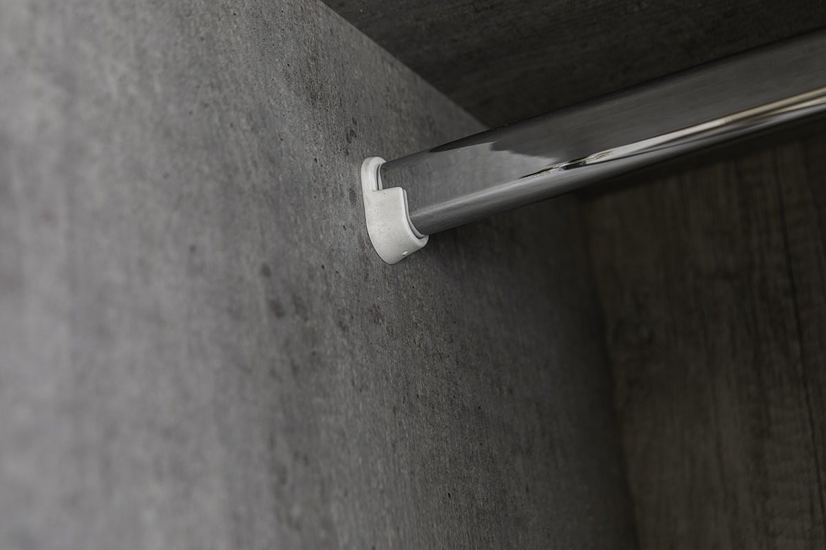 Armadio di design con 3 ante e 2 cassetti in finitura Cemento dark