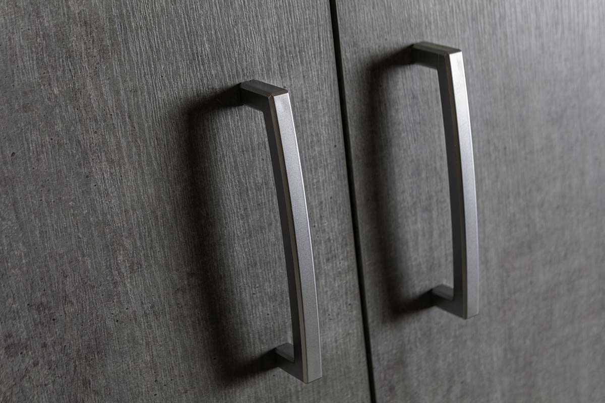 Armadio di design con 3 ante e 2 cassetti in finitura Cemento dark