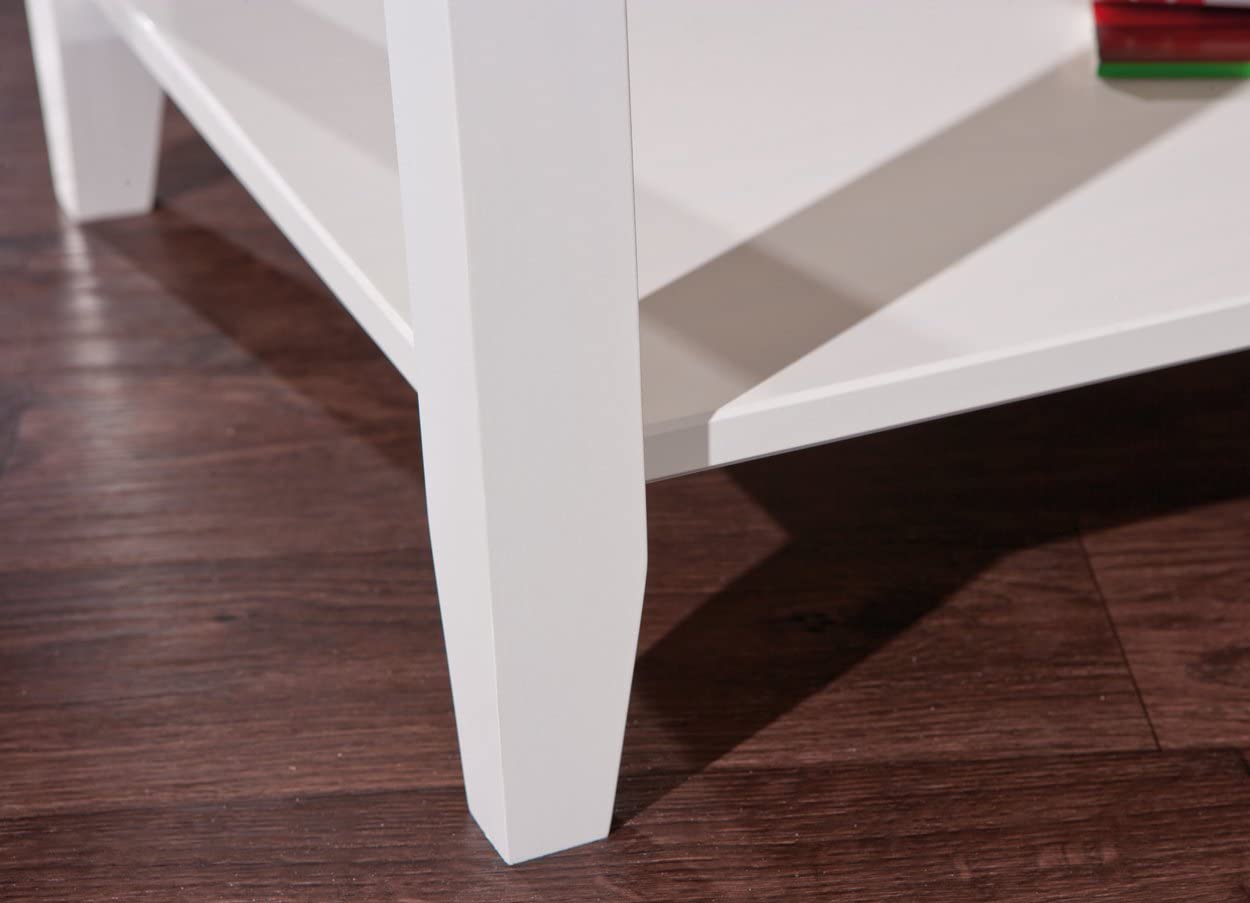 Tavolino cripiano e cassetto.