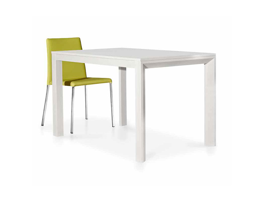 Tavolo di design allungabile in legno, finitura bianco frassinato