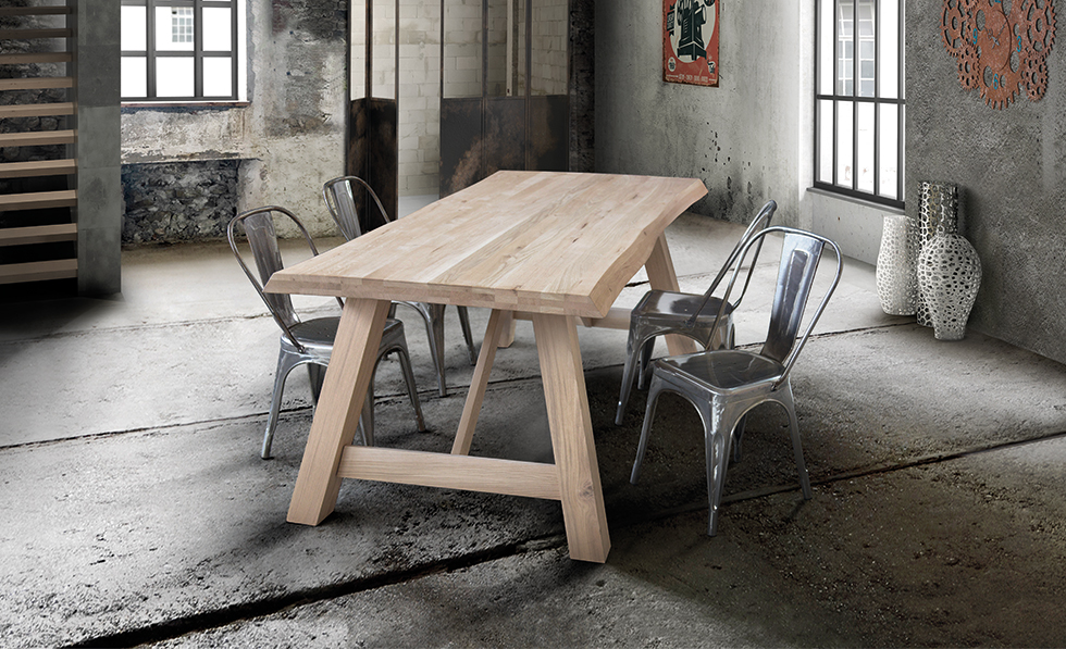 Tavolo Scortecciato Fisso in Massello con Nodo Aperto sp.6cm, gambe in legno