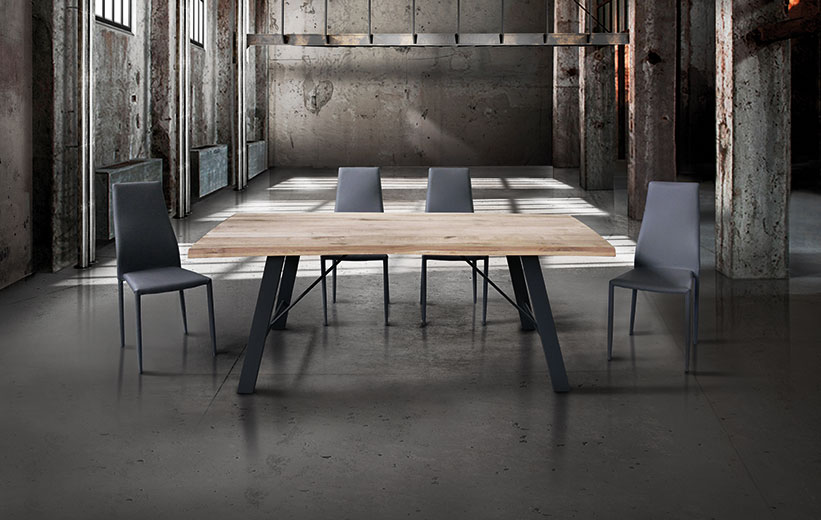 Tavolo Scortecciato Fisso in Massello con Nodo Aperto sp.4cm