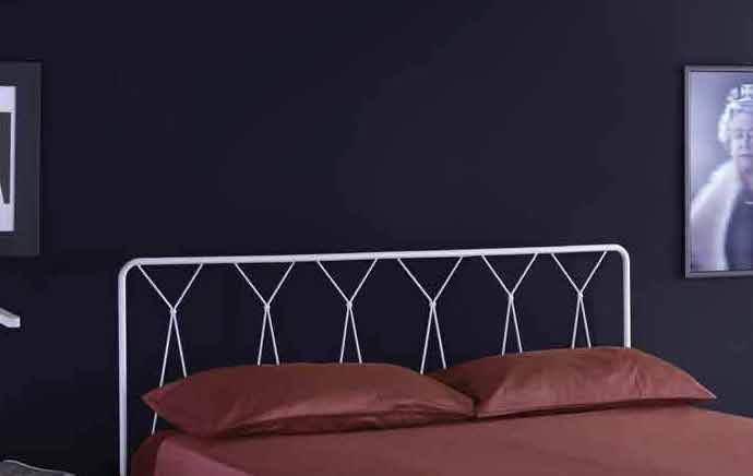 Letto in tubolare di ferro e ferro pieno Rust , color grafite, made in Italy