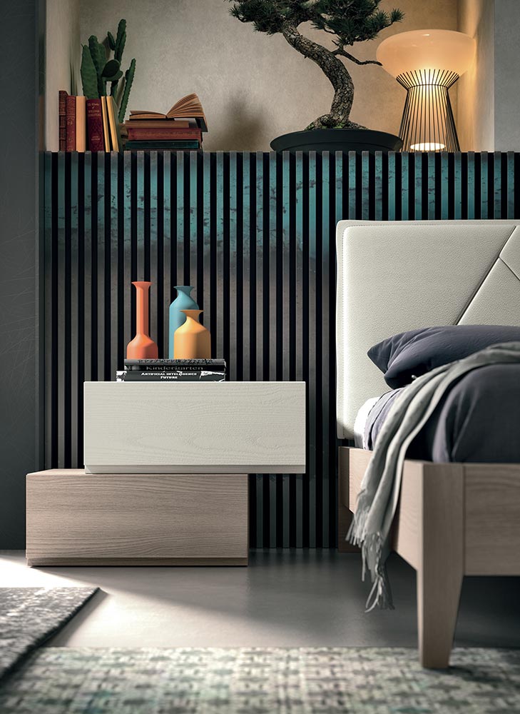 Comodino particolare con 2 cassetti  di alta qualità in finitura Frassinato bianco e Olmo