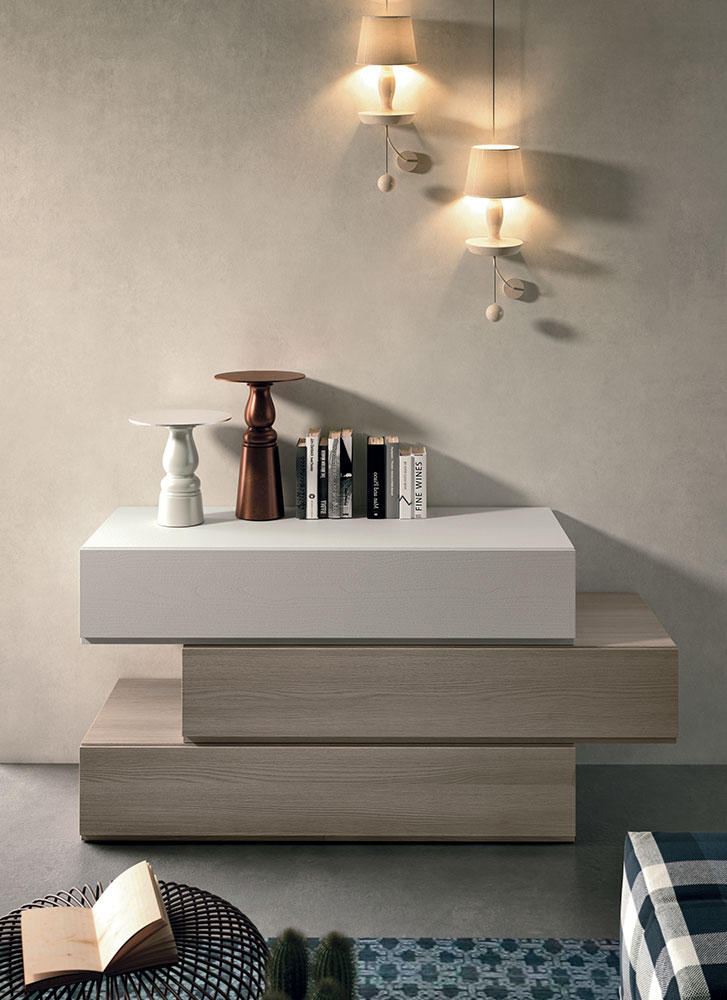 Comò particolare con 3 cassetti  di alta qualità in finitura Frassinato bianco e Olmo