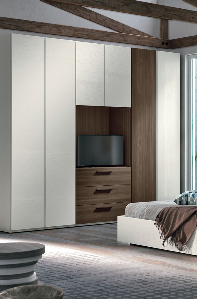 Armadio a 6 ante battenti con vano tv  di alta qualità in finitura Frassinato bianco  e Quercia brown