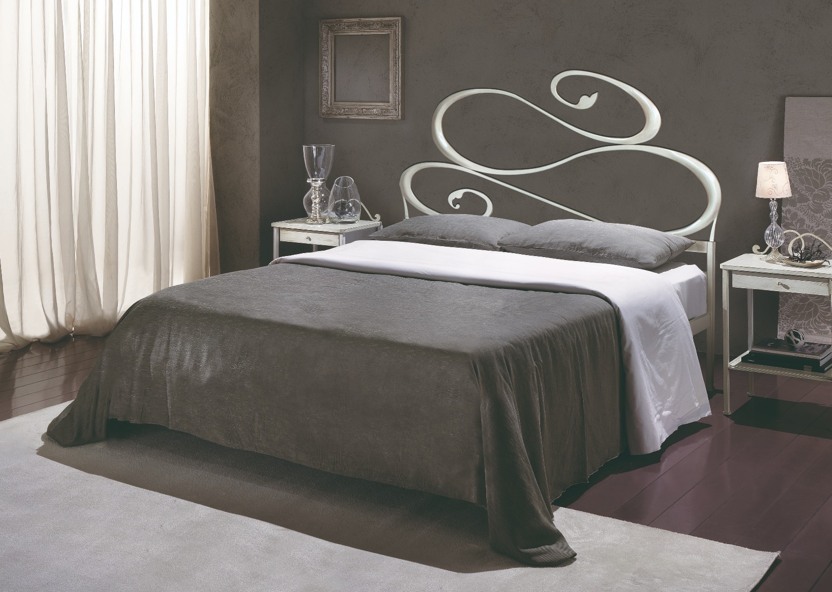 Letto in ferro battuto prezzi bassi, in finitura Argento lucido