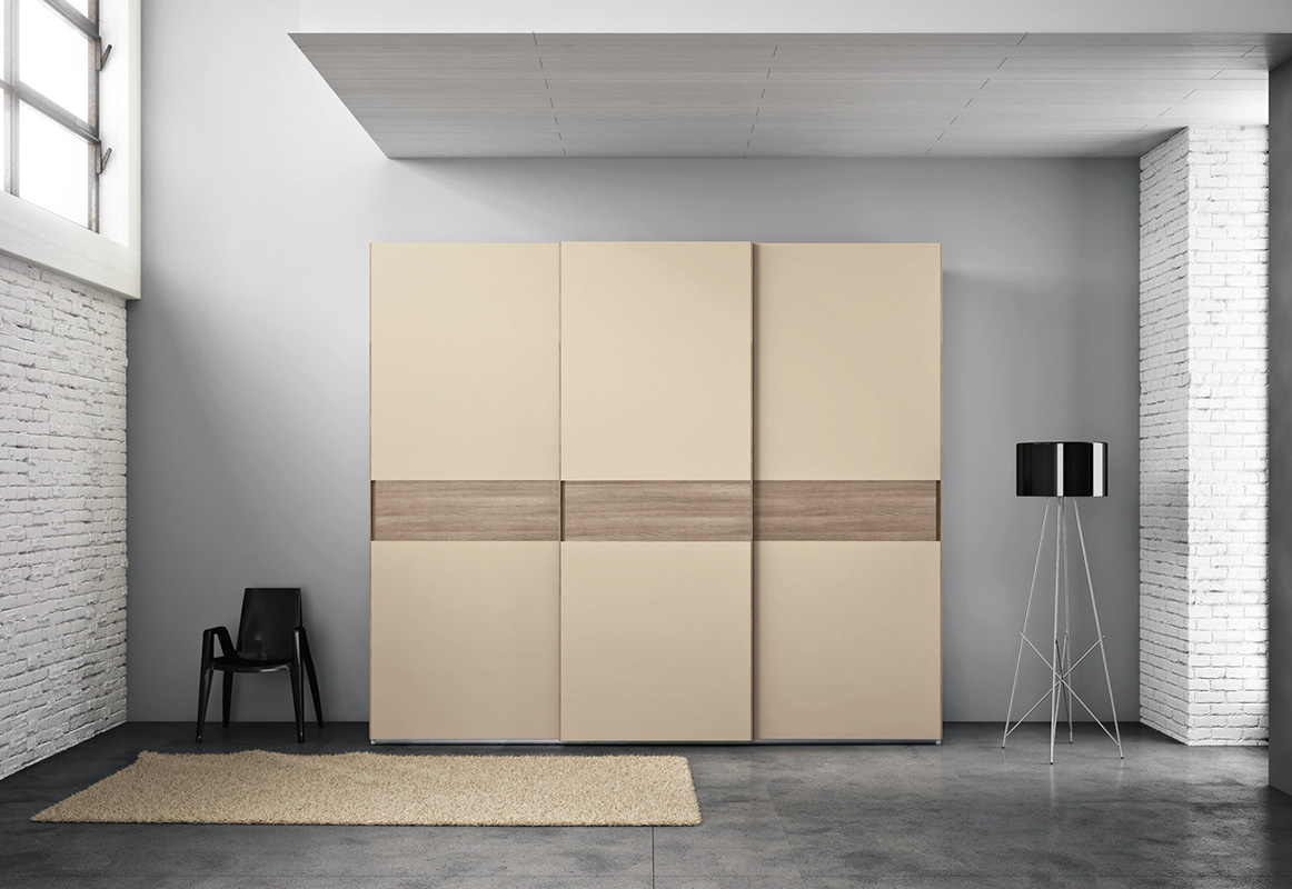 Armadio 3 ante scorrevoli Terra opaco laccato e Olmo
