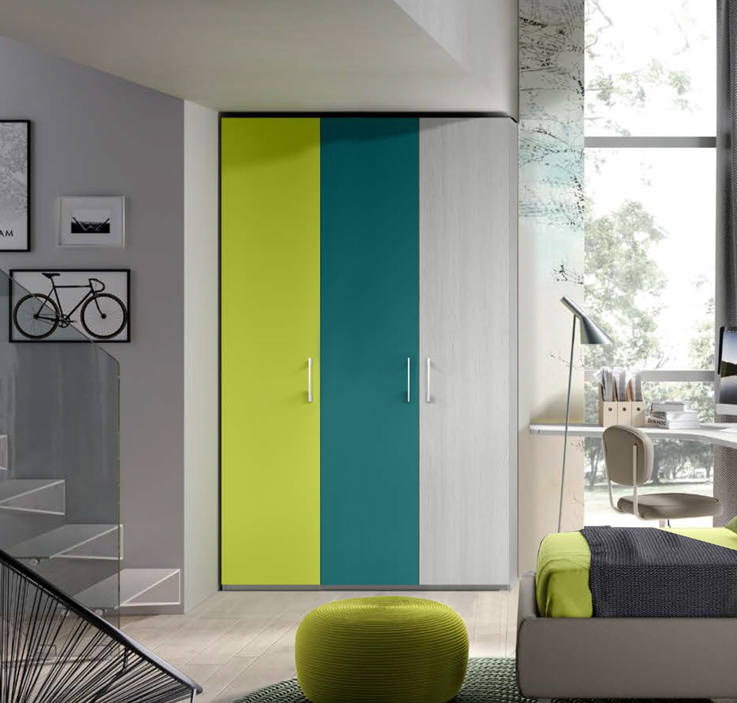 Armadio H.195 per camerette con 3 ante battenti in finitura LACCATO