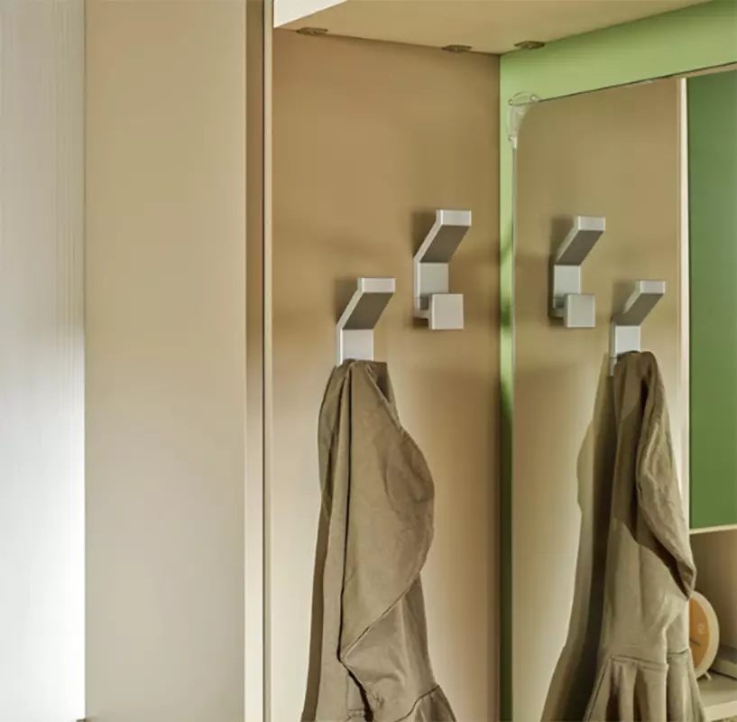 camera con ponte e angolo verde