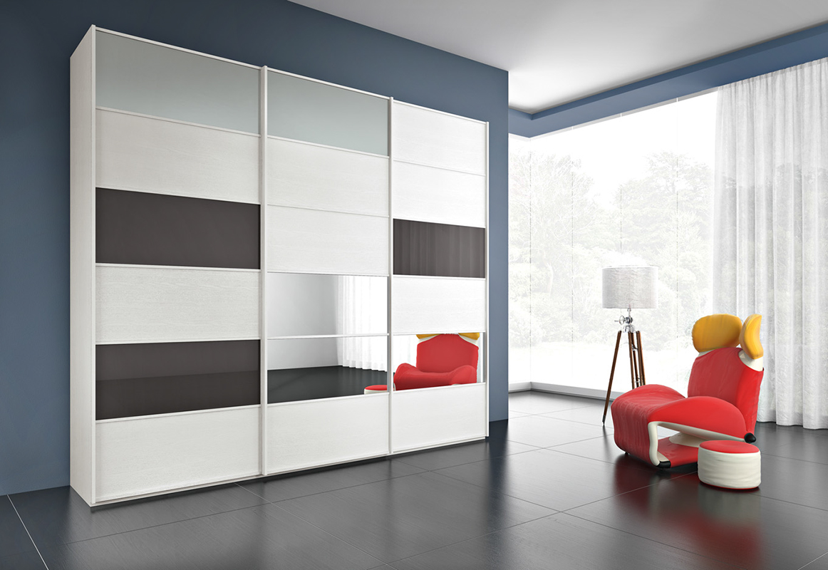 Armadio scorrevole moderno Bianco frassinato con inserti specchio, vetro Grigio e vetro Antracite