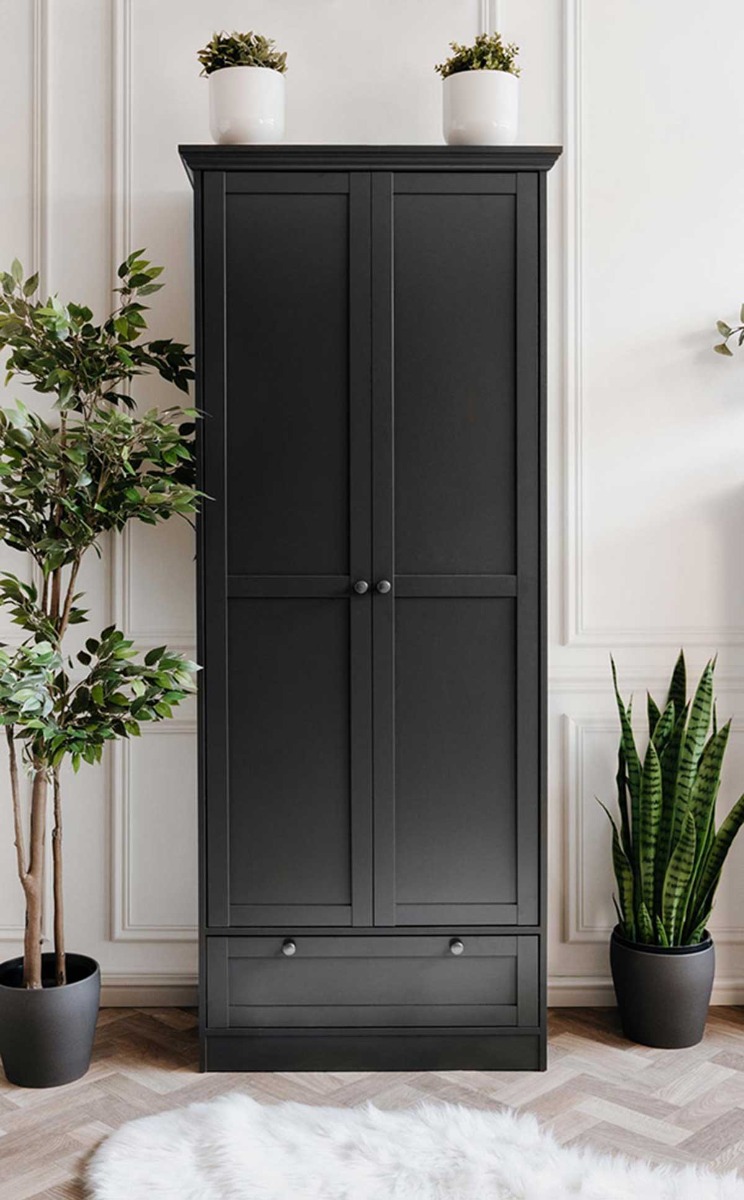 Composizione nordica per l'ingresso grigia antracite 