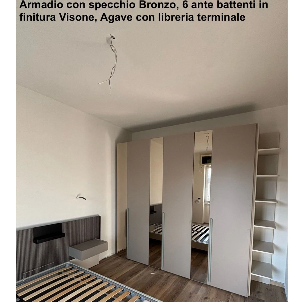 Armadio con specchio fumè, 6 ante battenti in finitura Grigio cenere