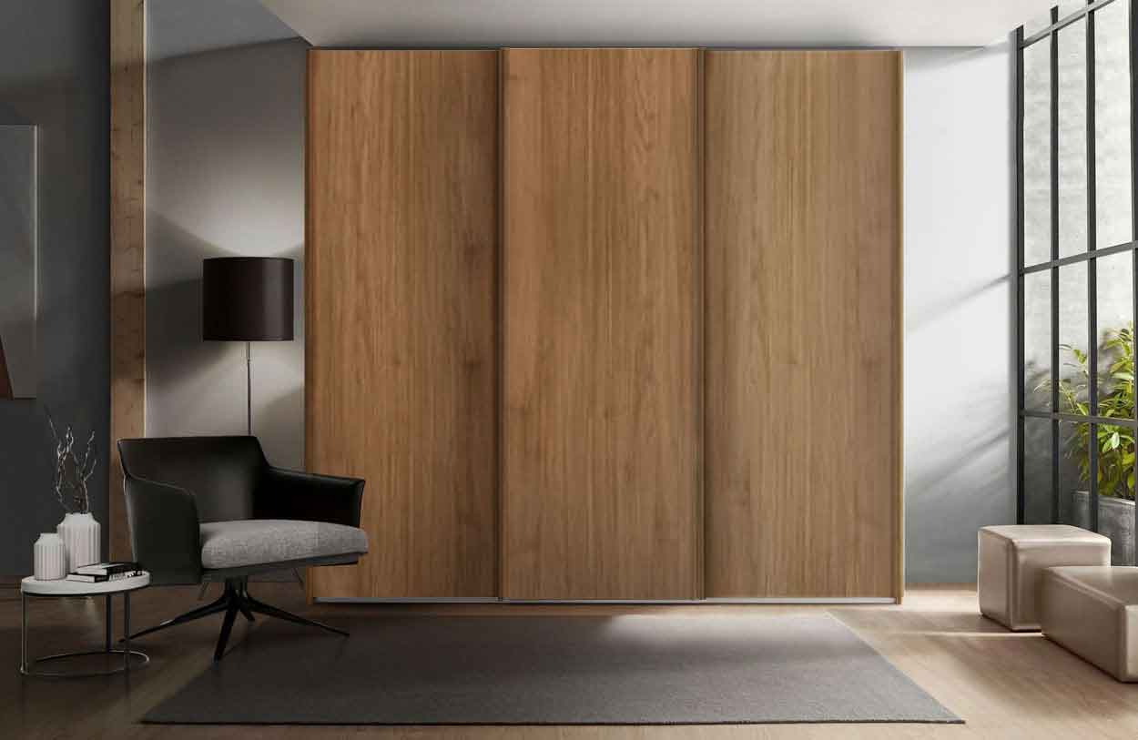 Armadio scorrevole moderno a 3 ante in finitura Noce Biondo