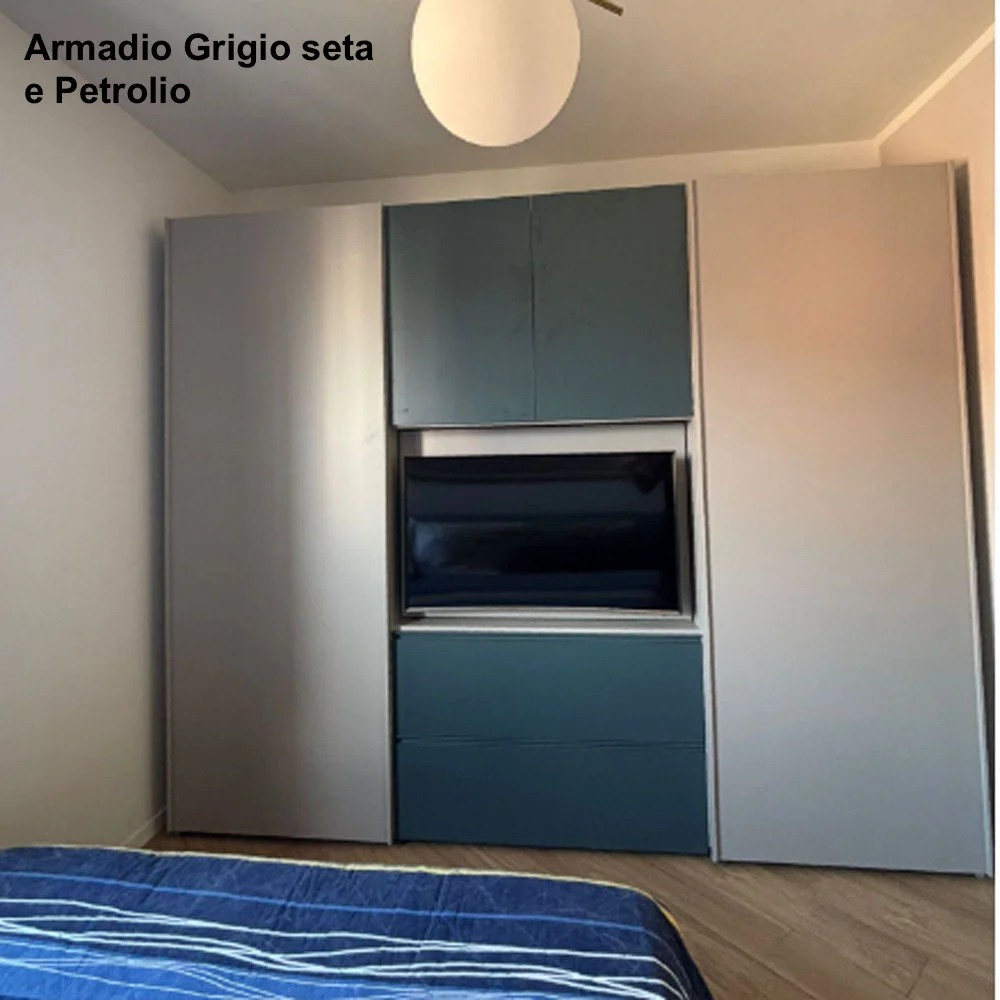 armadio noce biondo con pannello tv