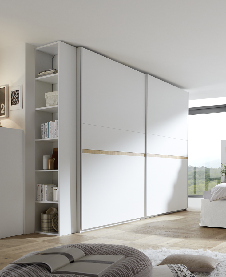 Armadio 2 ante scorrevoli scontato, moderno e in finitura Bianco Opaco e inserto Noce Stelvio