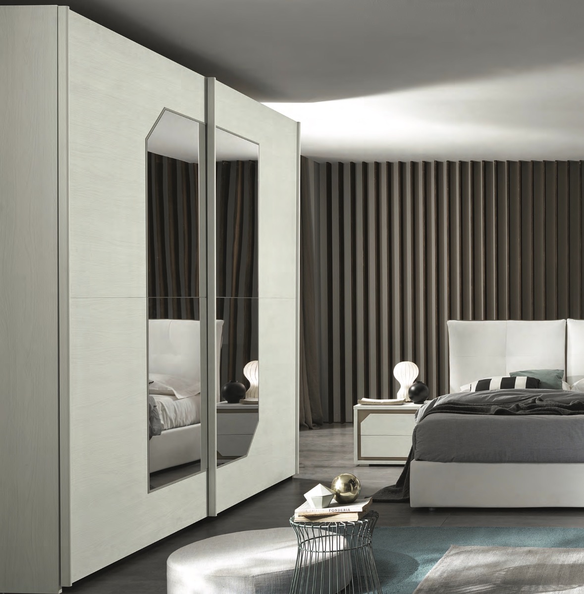 Armadio 2 ante scorrevoli con specchio sagomato, finitura Olmo Bianco