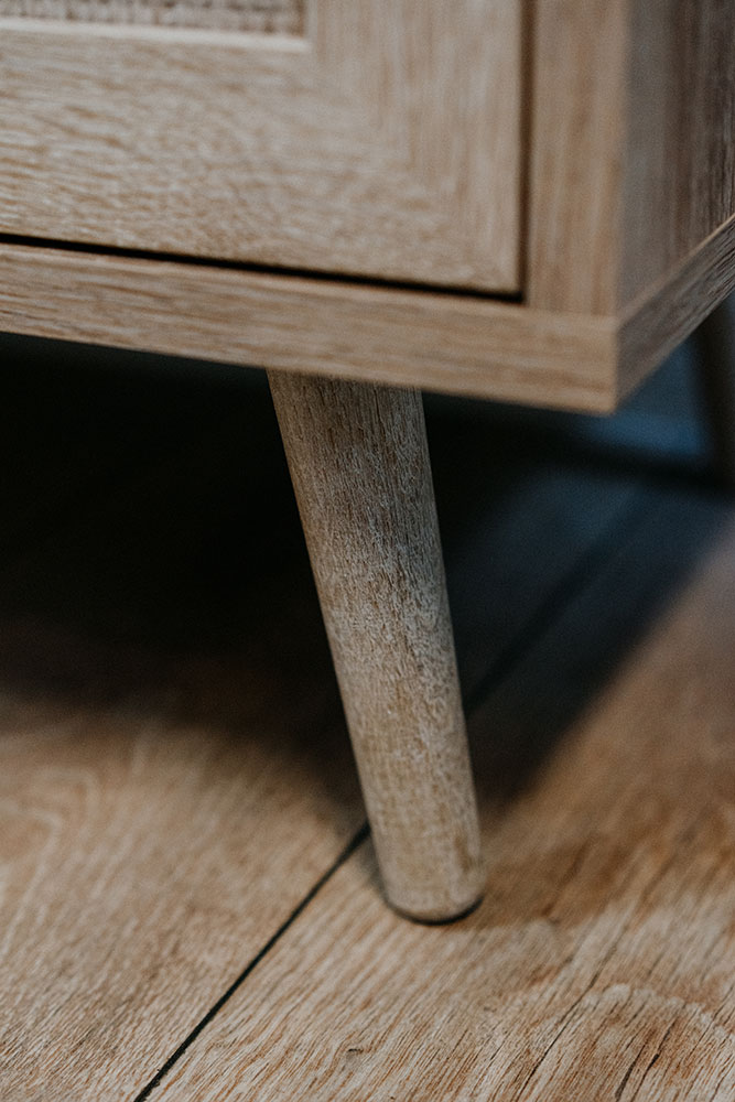 Madia Kara con 3 ante  in finitura Quercia e Rafia