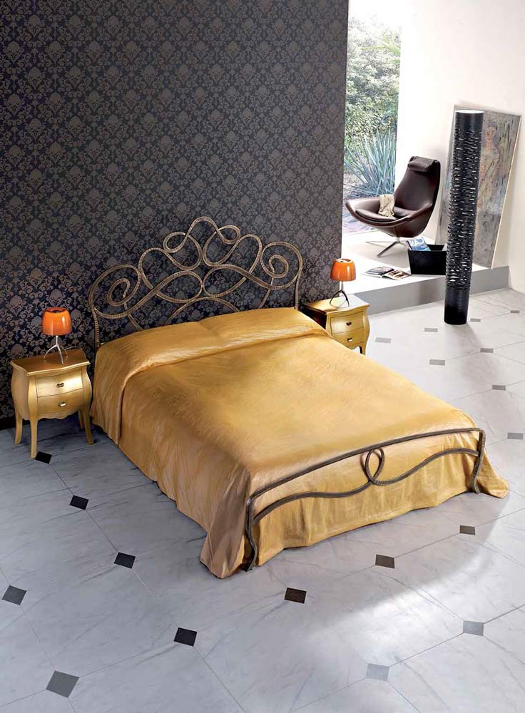 Letto in ferro battuto  Vivaldi, colore marrone anticato oro, made in Italy