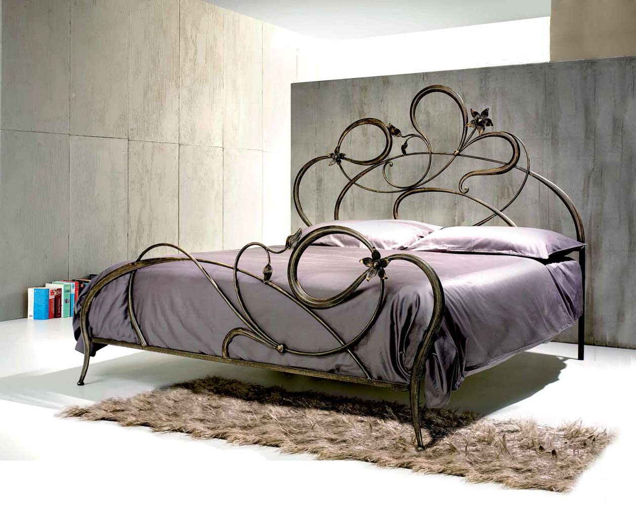 Letto in ferro battuto  Chopin, color marrone anticato oro, made in Italy