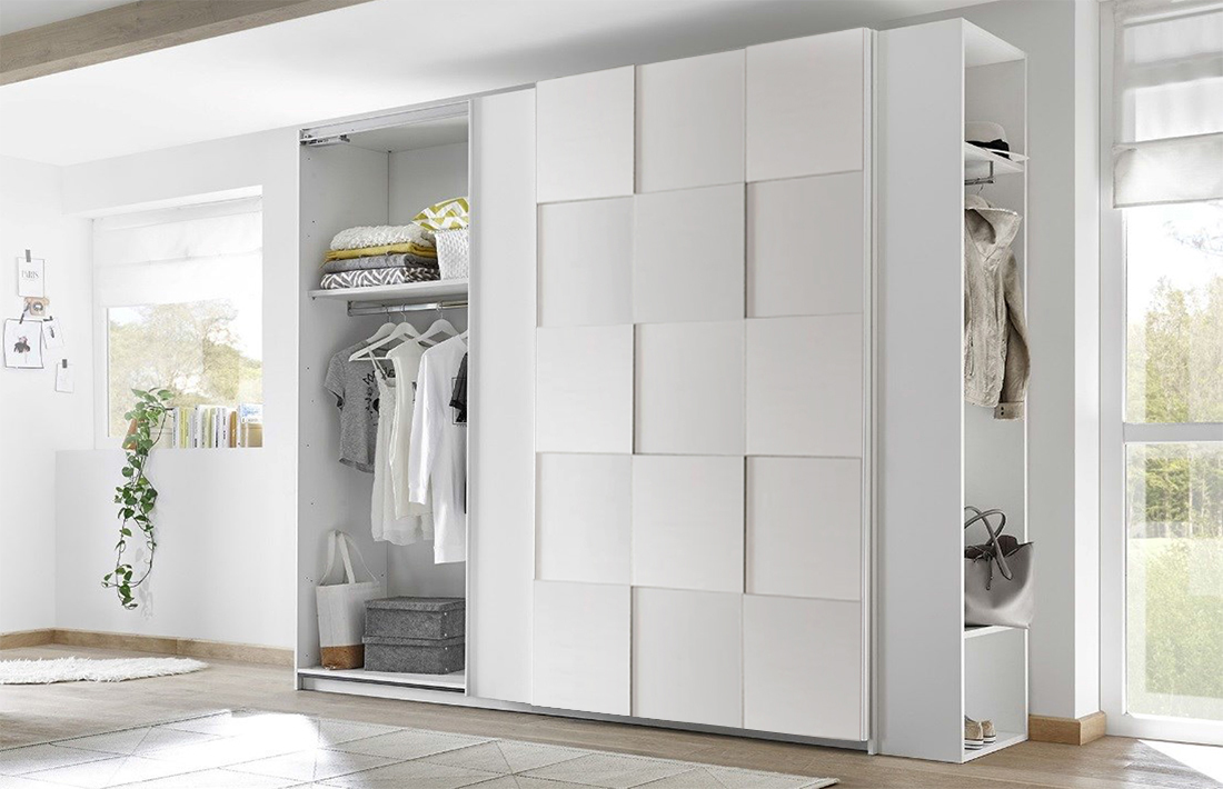 Letto matrimoniale Square in tessuto bianco imbottito, testiera riquadrata