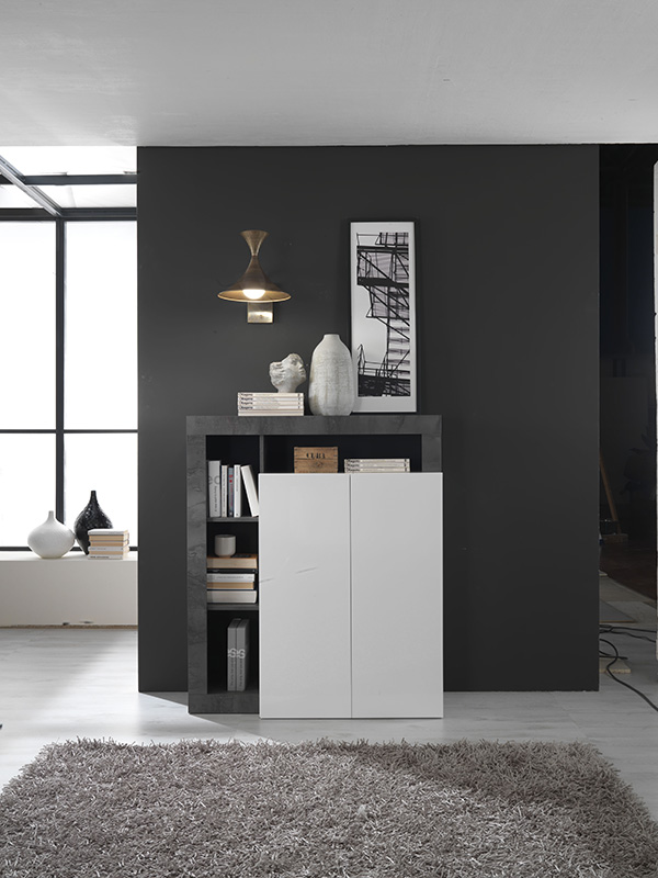 Madia alta di design con 2 ante in finitura bianco laccato lucido e ossido