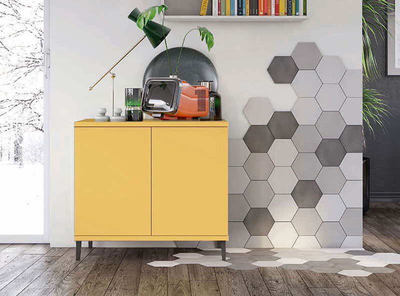 Madia moderna 2 ante con piedini in titanio, finitura Miele