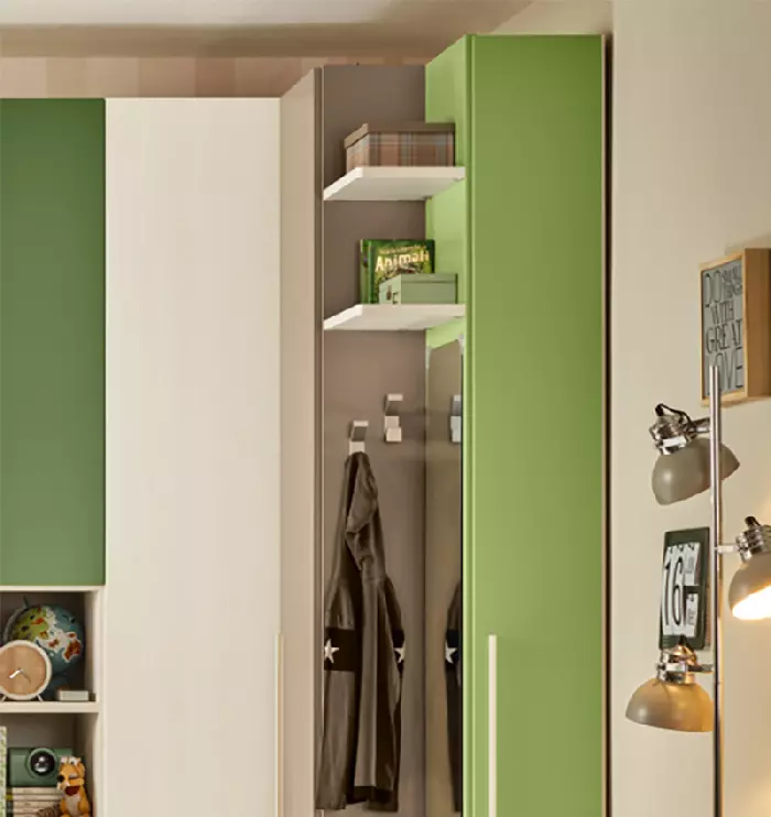 camera con ponte e angolo verde