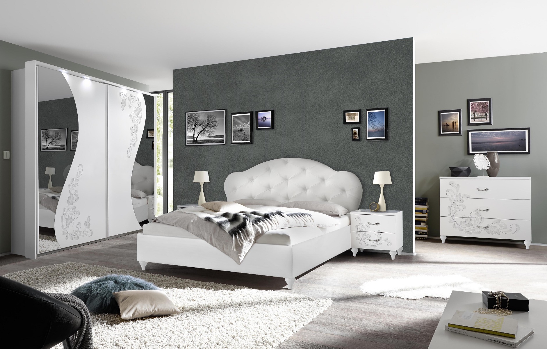 Camera da letto serigrafata con specchi, in finitura Bianco 