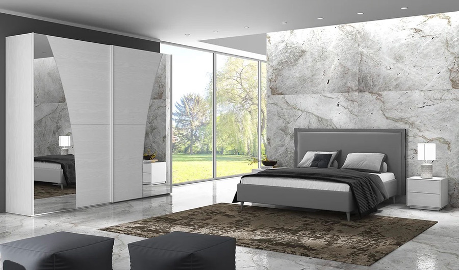 Camera da letto Sula con maxi armadio con specchi, comodini e letto finitura grigio chiaro e grigio scuro 