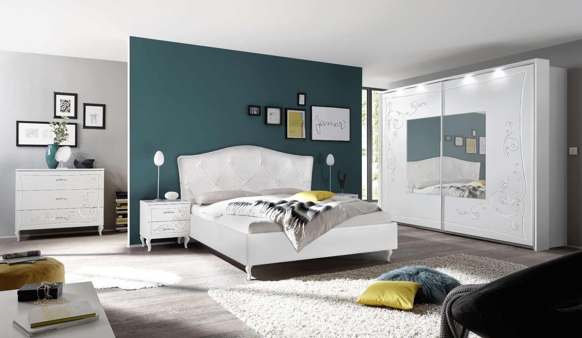 Armadio Bianco opaco con specchio e 2 ante scorrevoli serigrafate, Made In Italy