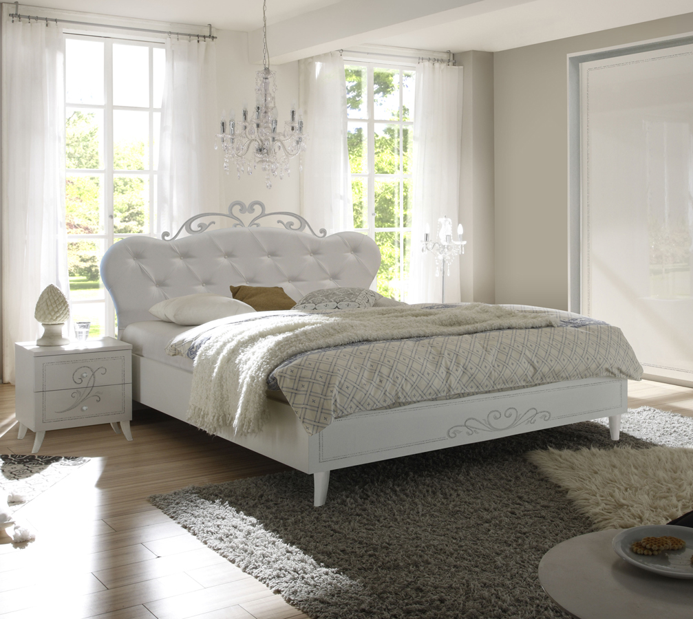 letto matrimoniale con cuori