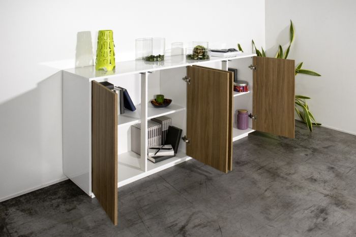 Zona giorno moderna composta da madia alta, porta TV e madia 4 ante 