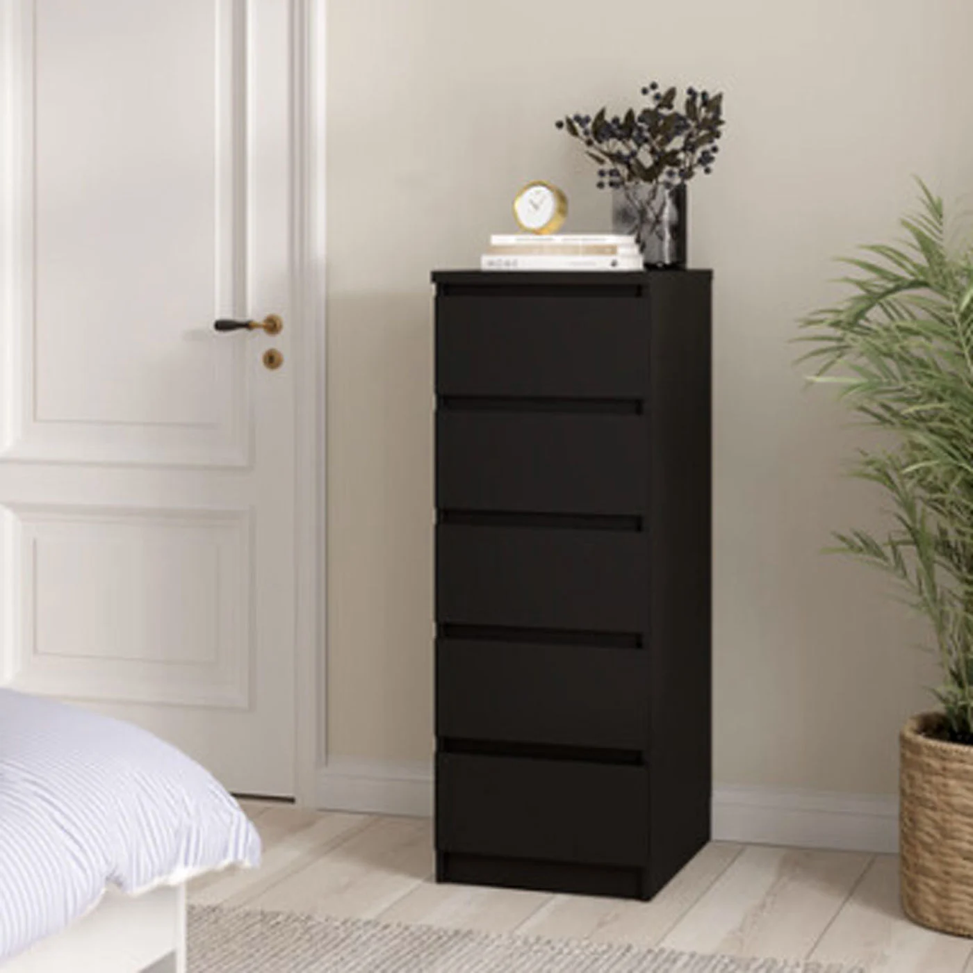 cassettiera nera spaziosa