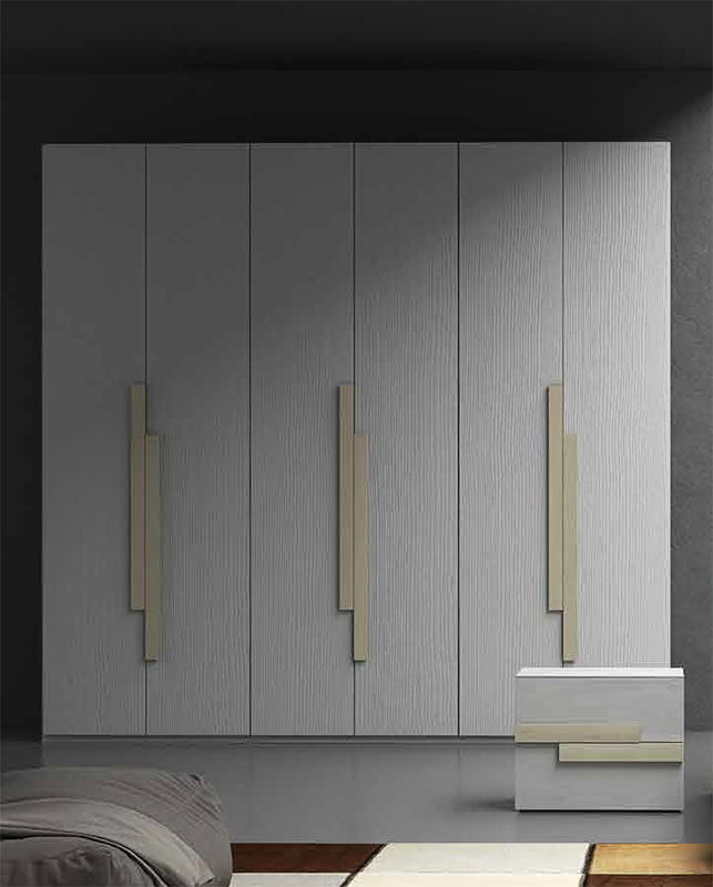 Armadio Usignolo con 6 ante battenti in finitura Larice bianco e Olmo