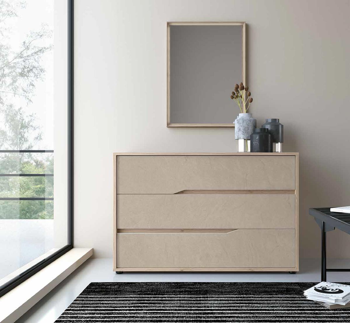 Comò 3 cassetti con maniglie a gola, finitura Argilla e Olmo natura