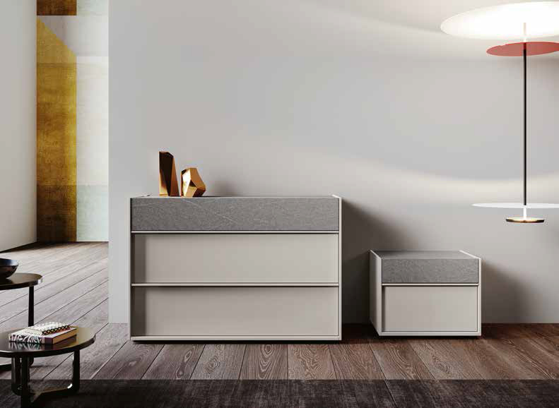 Set Bali completo di comò e 2 comodini, finitura Grigio seta e Graniglia scura
